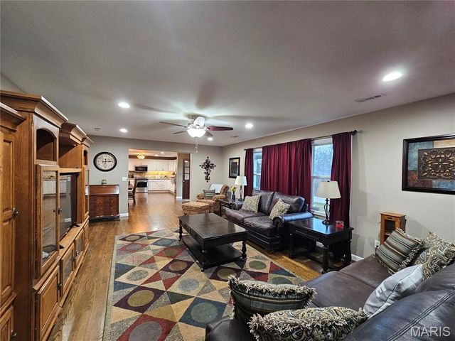 50 Saddlefield Lane, Troy, MO 63379