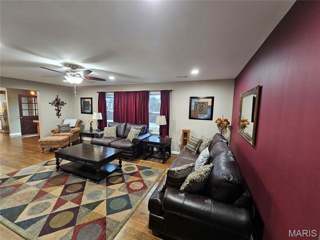 50 Saddlefield Lane, Troy, MO 63379