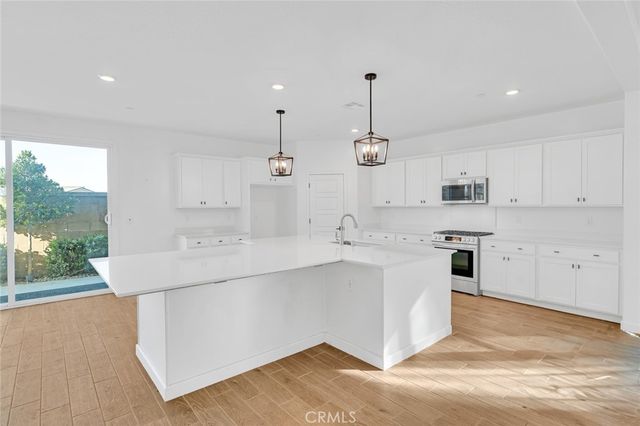 1240 Atlantica S, Madera, CA 93636