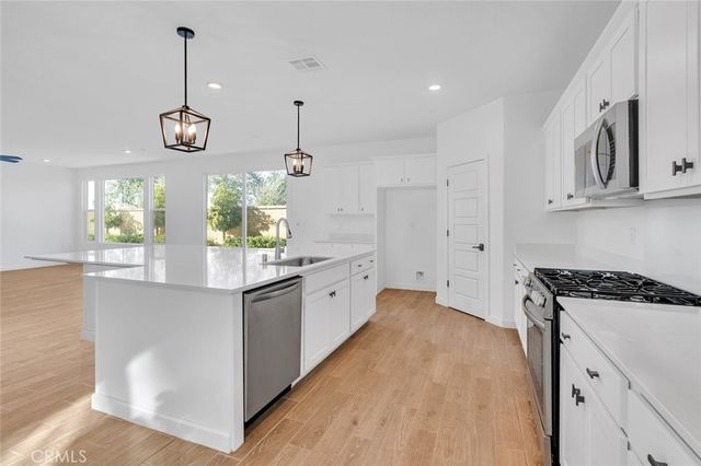 1240 Atlantica S, Madera, CA 93636