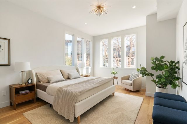 161 Cushing St, Cambridge, MA 02138