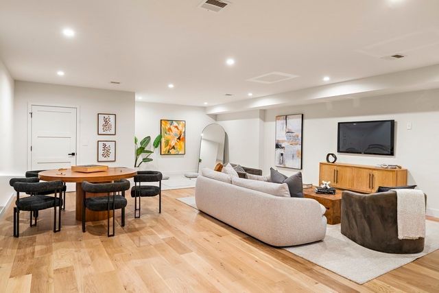 161 Cushing St, Cambridge, MA 02138