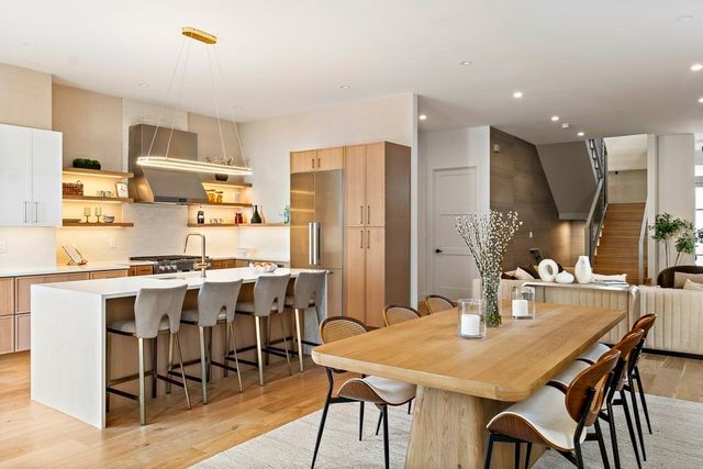 161 Cushing St, Cambridge, MA 02138