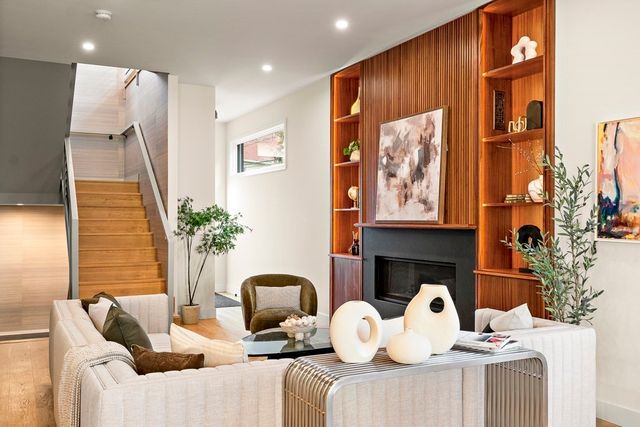 161 Cushing St, Cambridge, MA 02138