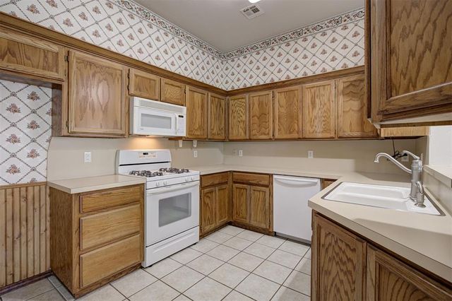 1240 Capitol Drive, Edmond, OK 73003
