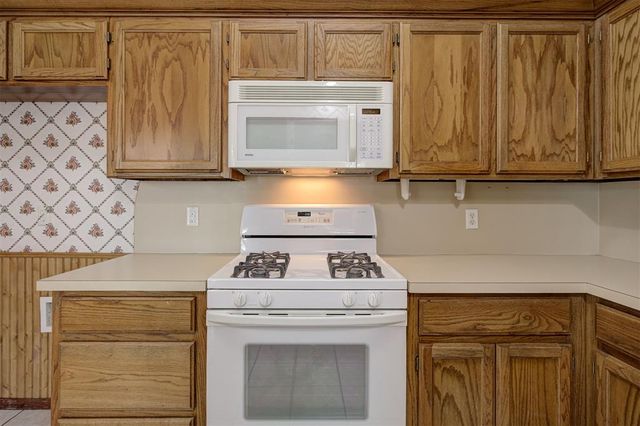 1240 Capitol Drive, Edmond, OK 73003