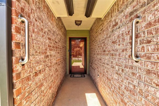 1240 Capitol Drive, Edmond, OK 73003