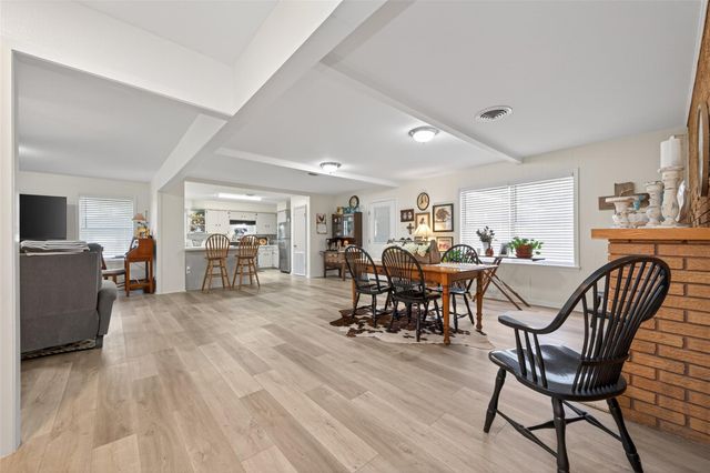 212 Lindsey Avenue, Bay City, TX 77414