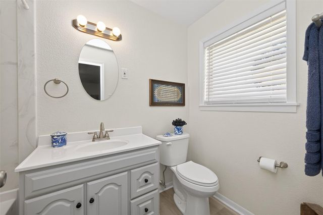 212 Lindsey Avenue, Bay City, TX 77414