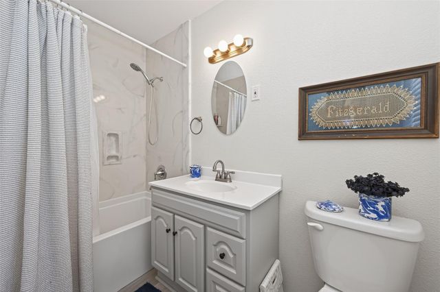 212 Lindsey Avenue, Bay City, TX 77414