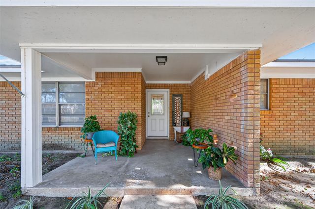 212 Lindsey Avenue, Bay City, TX 77414