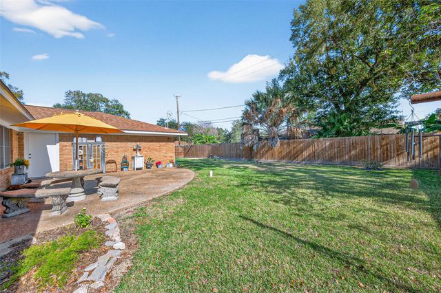 212 Lindsey Avenue, Bay City, TX 77414