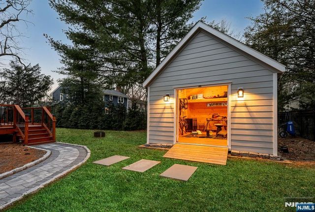 516 Stevens Avenue, Ridgewood, NJ 07450