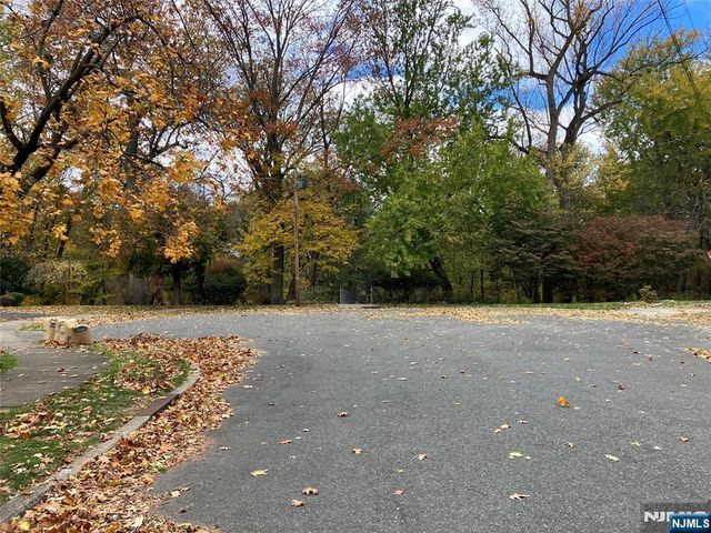 516 Stevens Avenue, Ridgewood, NJ 07450