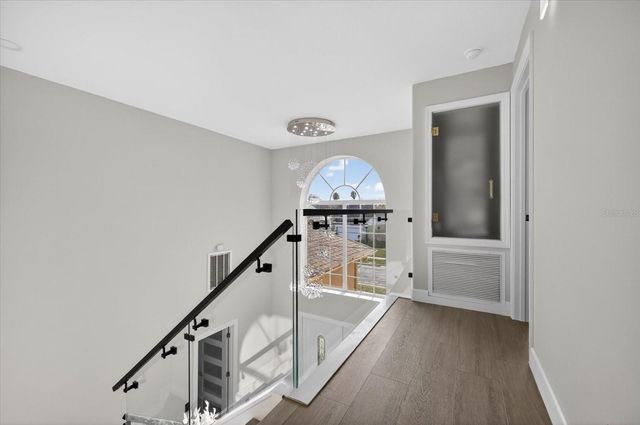 811 SANDCASTLE CIRCLE, Brandon, FL 33511