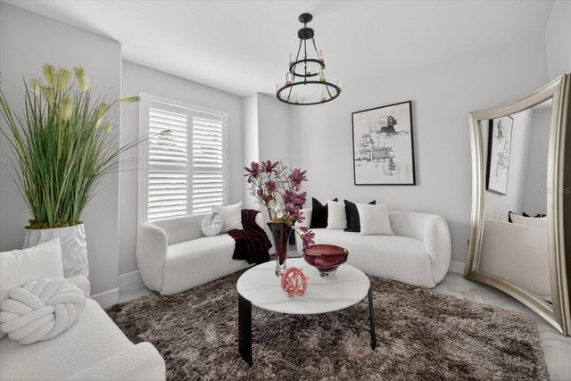 811 SANDCASTLE CIRCLE, Brandon, FL 33511