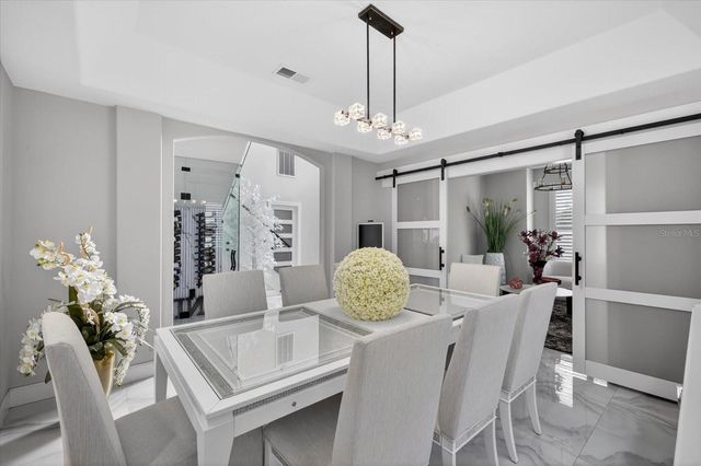 811 SANDCASTLE CIRCLE, Brandon, FL 33511