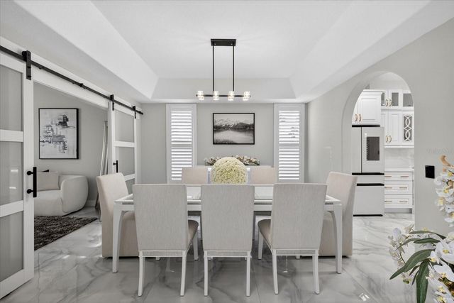 811 SANDCASTLE CIRCLE, Brandon, FL 33511