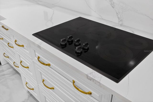 811 SANDCASTLE CIRCLE, Brandon, FL 33511