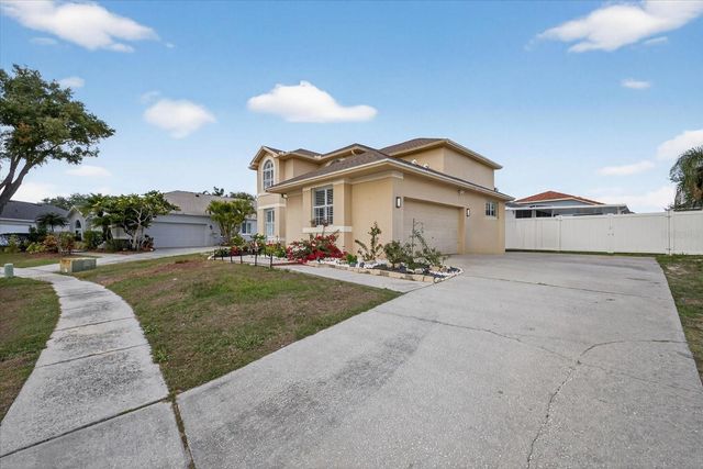 811 SANDCASTLE CIRCLE, Brandon, FL 33511