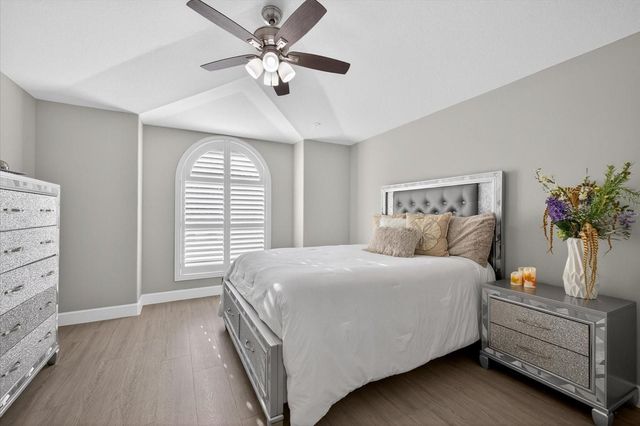 811 SANDCASTLE CIRCLE, Brandon, FL 33511