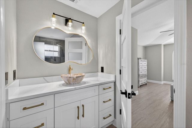 811 SANDCASTLE CIRCLE, Brandon, FL 33511