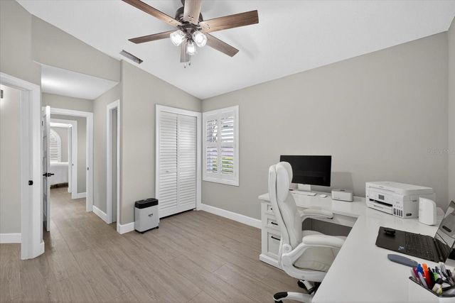 811 SANDCASTLE CIRCLE, Brandon, FL 33511