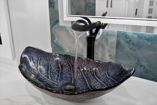 811 SANDCASTLE CIRCLE, Brandon, FL 33511