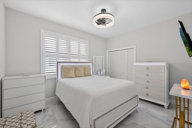 811 SANDCASTLE CIRCLE, Brandon, FL 33511