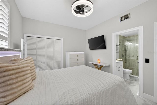 811 SANDCASTLE CIRCLE, Brandon, FL 33511