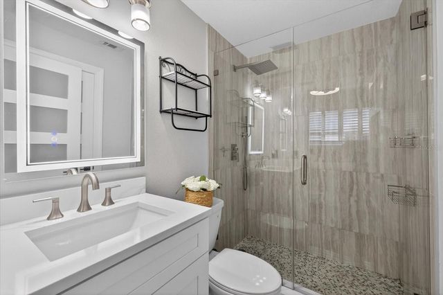 811 SANDCASTLE CIRCLE, Brandon, FL 33511