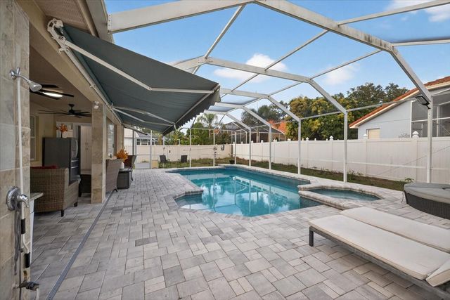 811 SANDCASTLE CIRCLE, Brandon, FL 33511