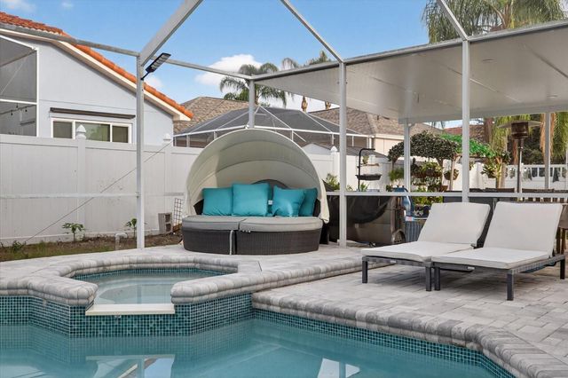 811 SANDCASTLE CIRCLE, Brandon, FL 33511