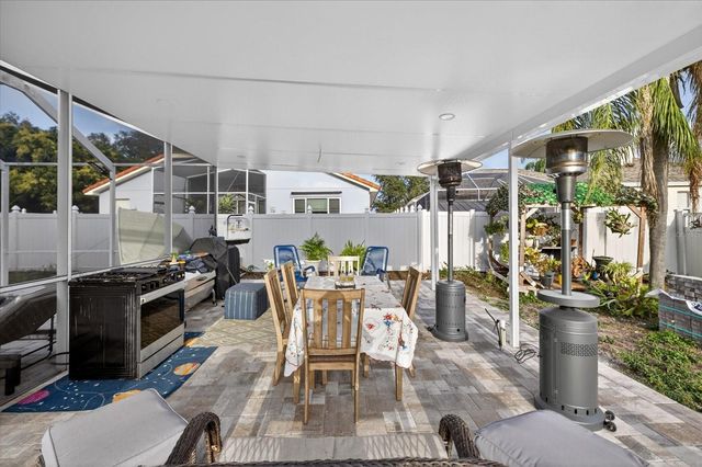 811 SANDCASTLE CIRCLE, Brandon, FL 33511