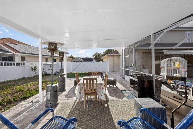 811 SANDCASTLE CIRCLE, Brandon, FL 33511