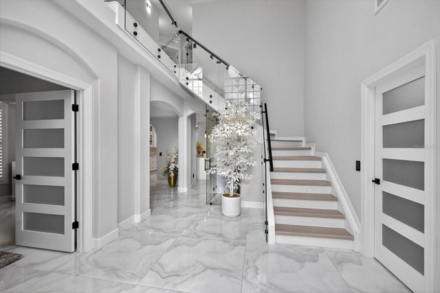 811 SANDCASTLE CIRCLE, Brandon, FL 33511