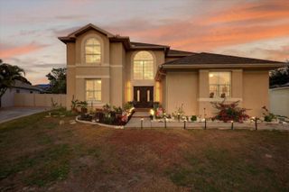 811 SANDCASTLE CIRCLE, Brandon, FL 33511