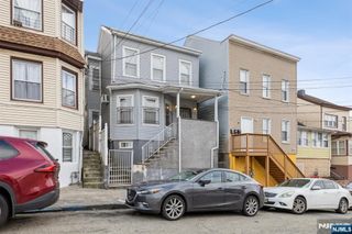 32 6th Street, Paterson, NJ 07522