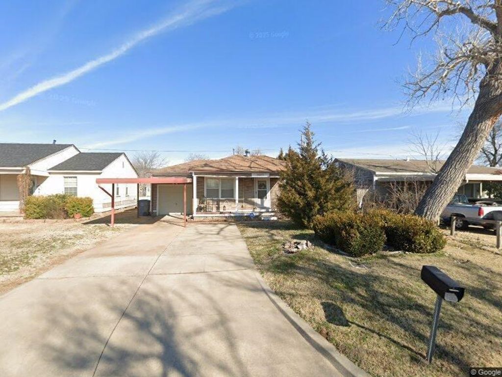 2323 SW A Ave, Lawton, OK 73505
