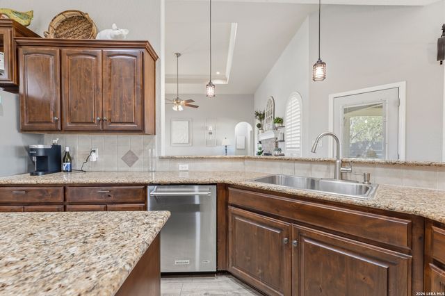 25907 Hootananny, San Antonio, TX 78260