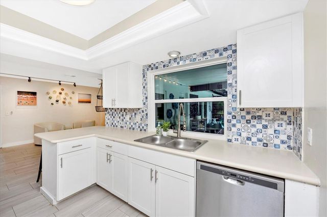 2920 CAPTIVA DRIVE, Sarasota, FL 34231