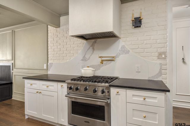 1100 E Amherst, Tyler, TX 75701