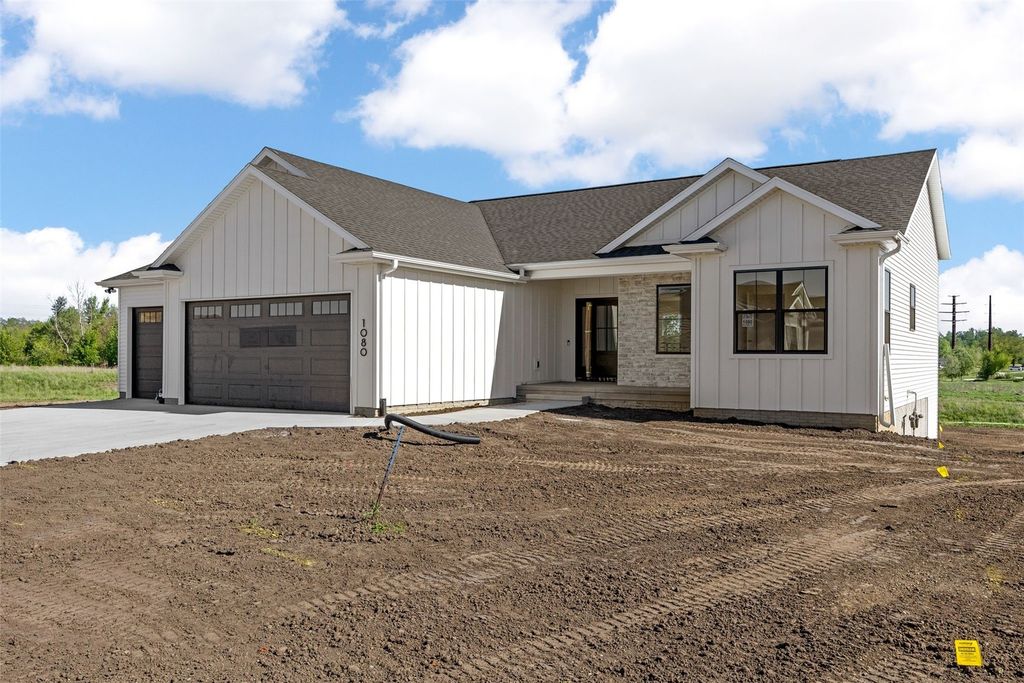1943 Royal Oak Ridge Road, Marion, IA 52302