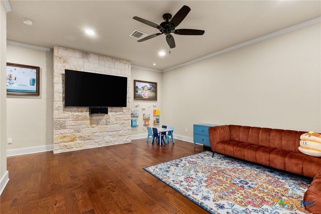 372 Shady Hollow, New Braunfels, TX 78132