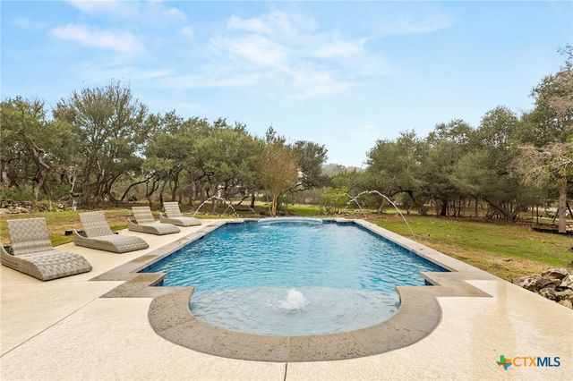 372 Shady Hollow, New Braunfels, TX 78132