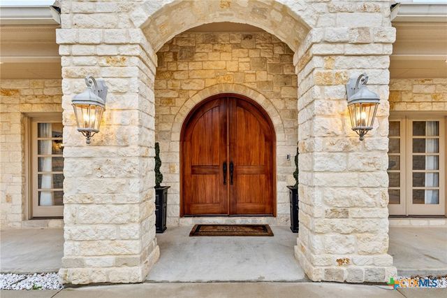 372 Shady Hollow, New Braunfels, TX 78132