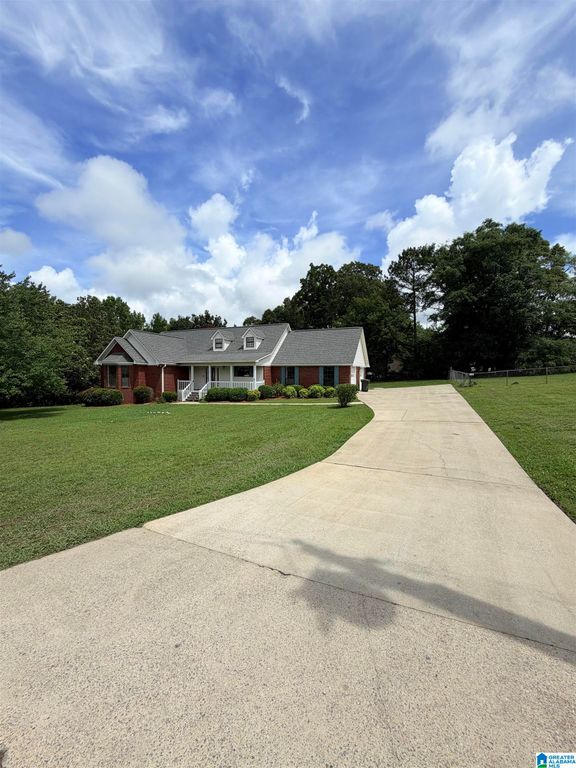 102 CRESTVIEW DRIVE, Clanton, AL 35045