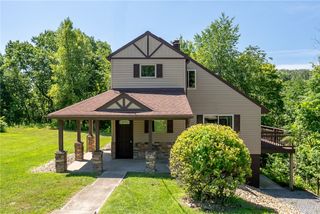 267 Center Dr, Brighton Twp, PA 15009