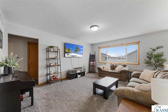 329 Tanager Path, Mankato, MN 56001