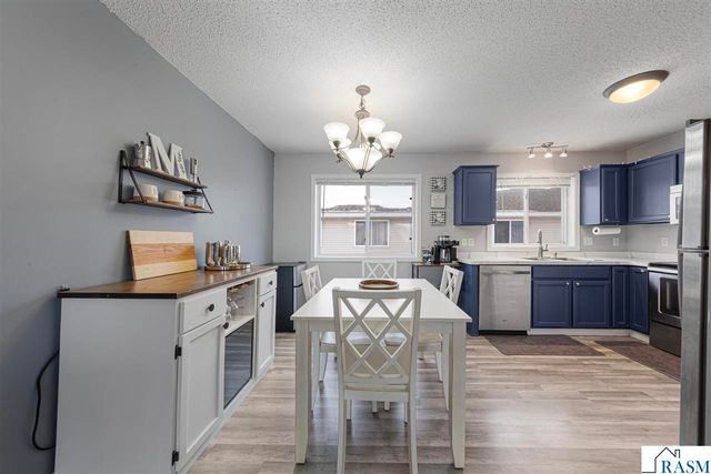 329 Tanager Path, Mankato, MN 56001